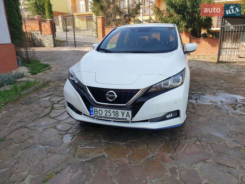 Хэтчбек Nissan Leaf 2021 в Тернополе