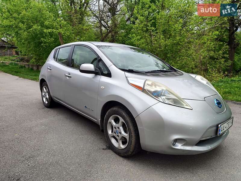 Хэтчбек Nissan Leaf 2011 в Киеве Хэтчбек Nissan Leaf 2011 в Киеве