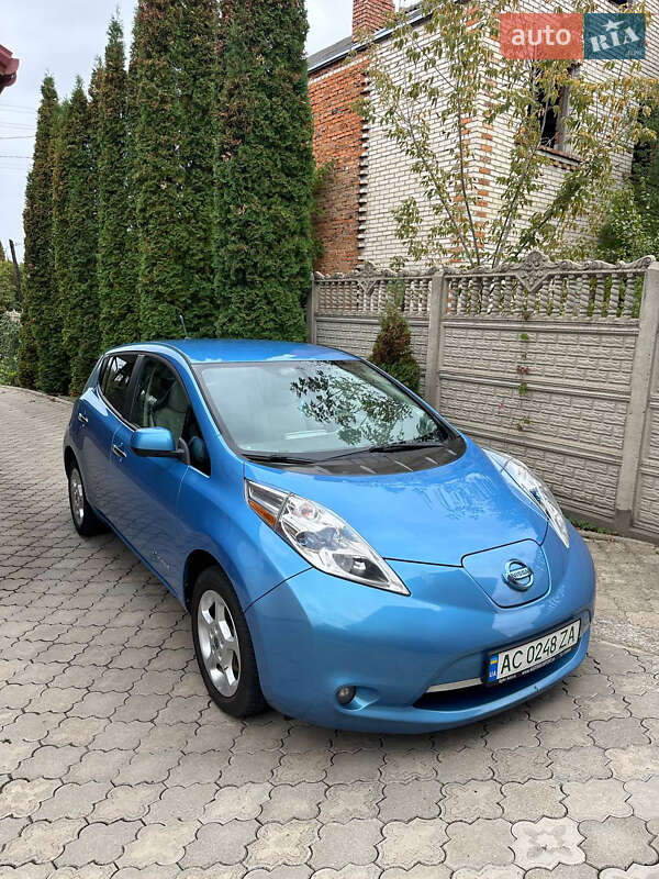 Хэтчбек Nissan Leaf 2013 в Луцке