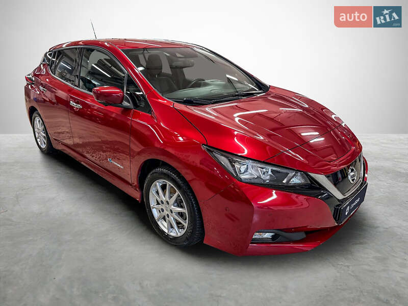 Хэтчбек Nissan Leaf 2018 в Киеве
