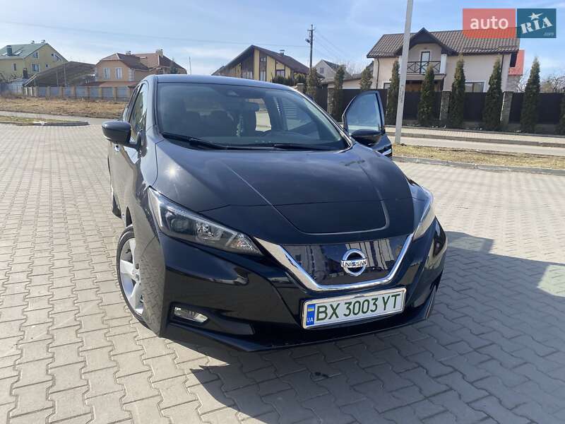 Хэтчбек Nissan Leaf 2018 в Хмельницком
