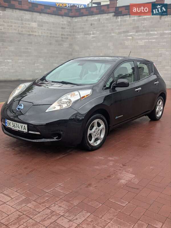 Хэтчбек Nissan Leaf 2014 в Ровно