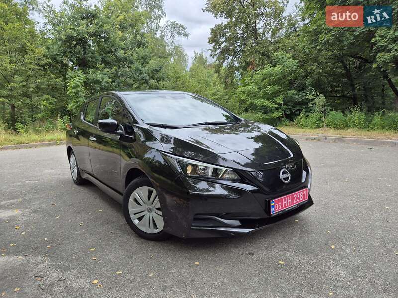 Седан Nissan Leaf 2022 в Києві