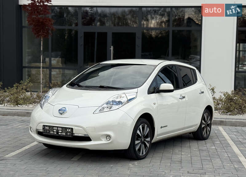 Хэтчбек Nissan Leaf 2014 в Городке