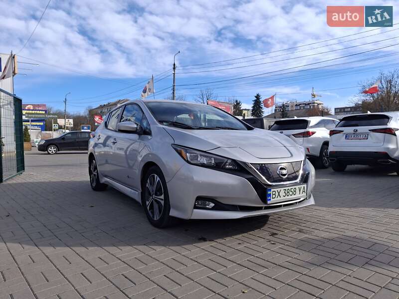Хэтчбек Nissan Leaf 2018 в Хмельницком Хэтчбек Nissan Leaf 2018 в Хмельницком