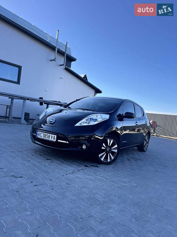 Хетчбек Nissan Leaf 2015 в Володимирі