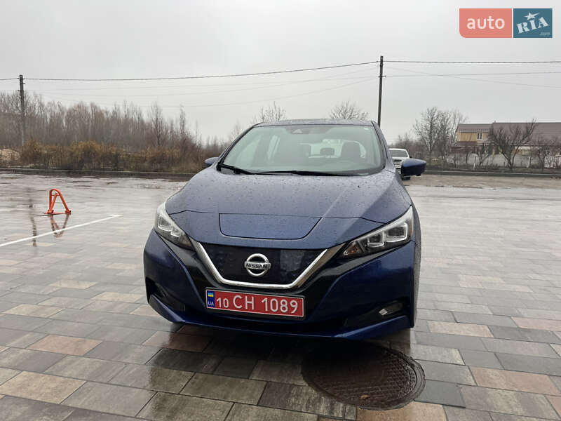 Хэтчбек Nissan Leaf 2021 в Киеве