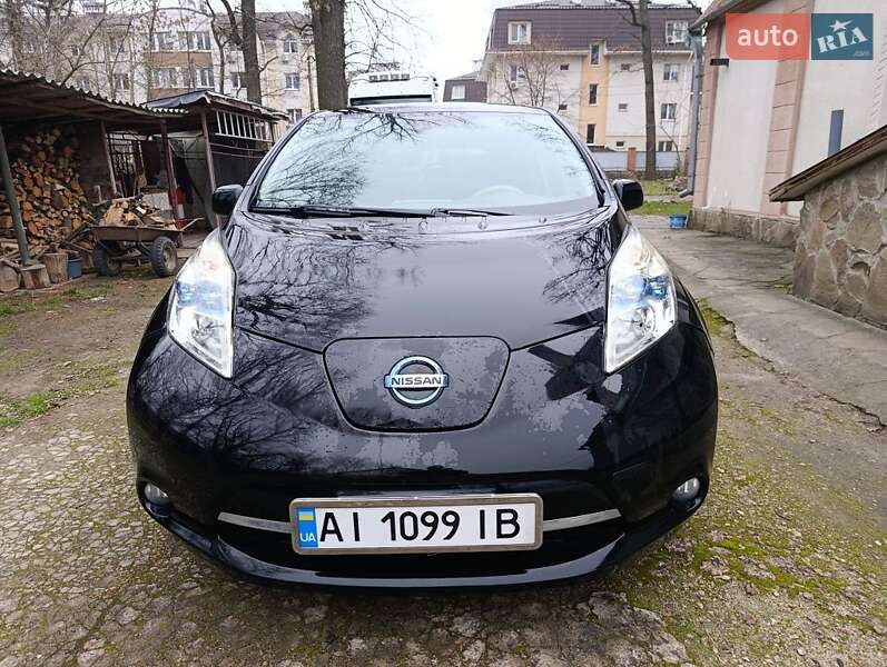 Хэтчбек Nissan Leaf 2012 в Буче