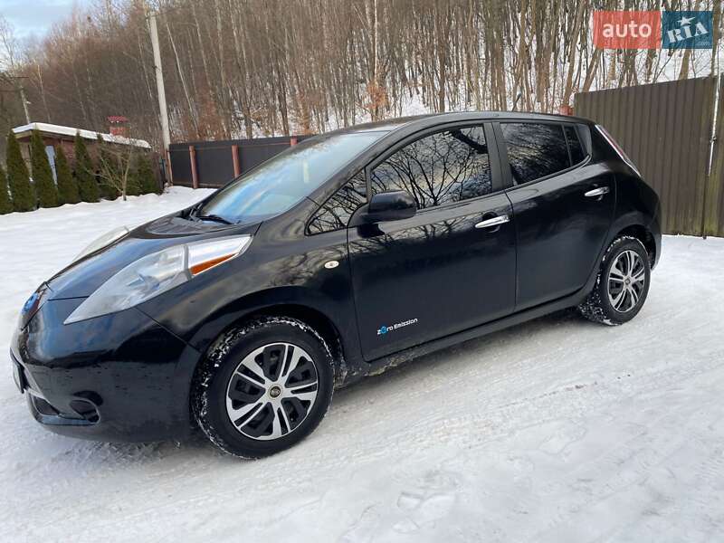 Хэтчбек Nissan Leaf 2011 в Львове