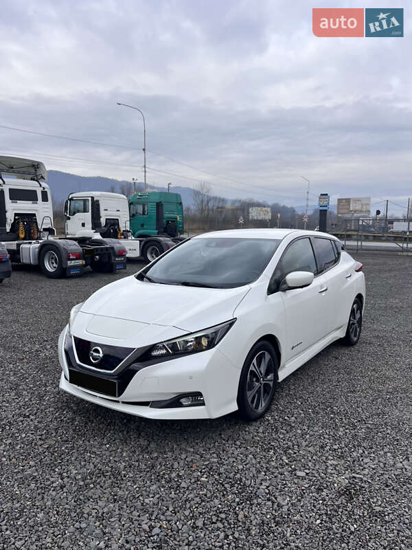 Хэтчбек Nissan Leaf 2019 в Хусте