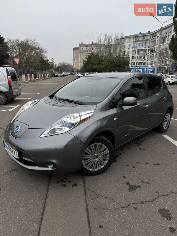 Хэтчбек Nissan Leaf 2016 в Одессе Хэтчбек Nissan Leaf 2016 в Одессе