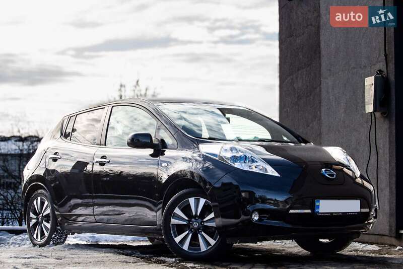 Хэтчбек Nissan Leaf 2017 в Львове Хэтчбек Nissan Leaf 2017 в Львове