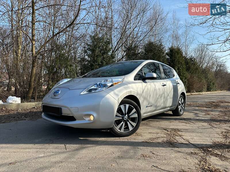 Хэтчбек Nissan Leaf 2013 в Ровно