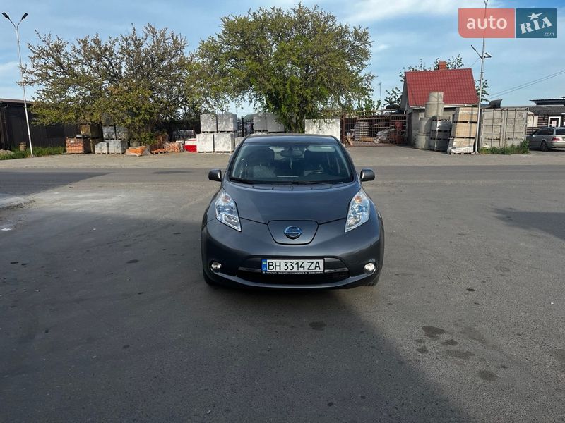 Хэтчбек Nissan Leaf 2014 в Одессе Хэтчбек Nissan Leaf 2014 в Одессе