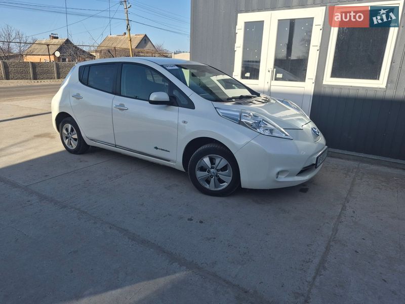 Хэтчбек Nissan Leaf 2013 в Запорожье