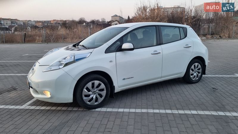Хэтчбек Nissan Leaf 2017 в Дубно