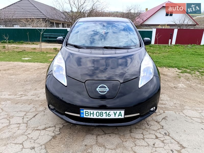 Хэтчбек Nissan Leaf 2013 в Болграде