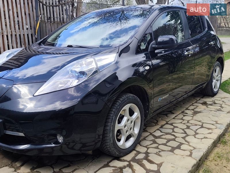 Хэтчбек Nissan Leaf 2012 в Косове