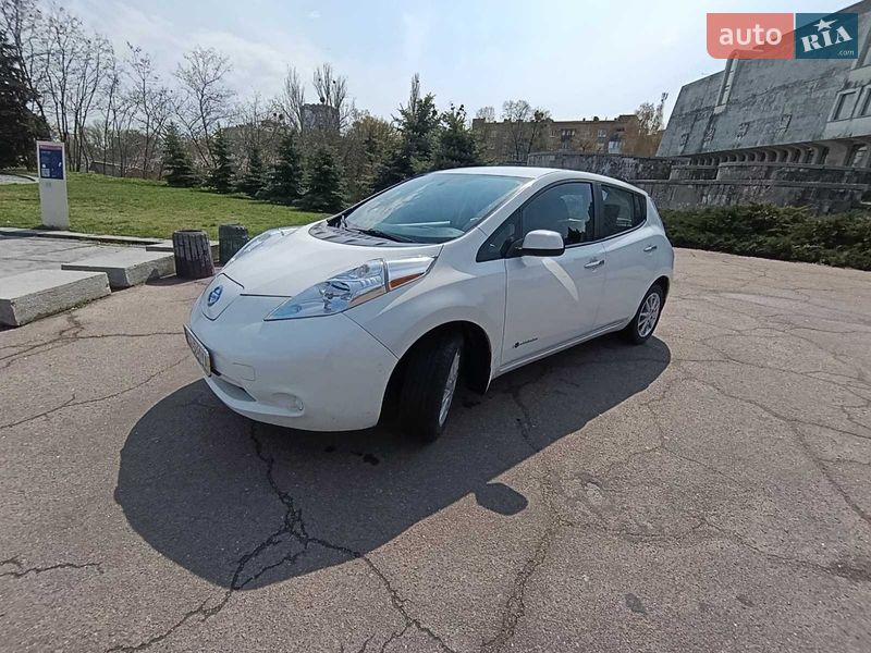 Хетчбек Nissan Leaf 2016 в Черкасах