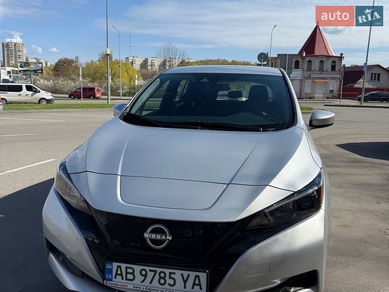 Хетчбек Nissan Leaf 2023 в Вінниці