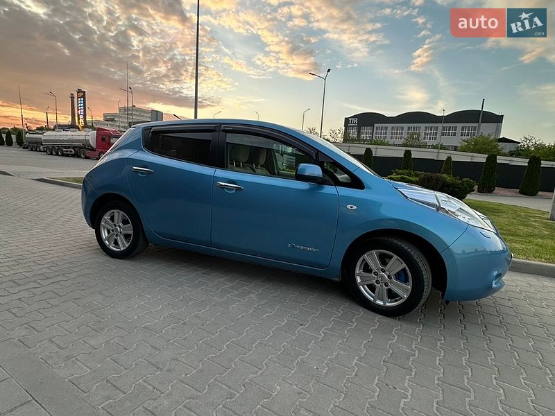 Хэтчбек Nissan Leaf 2012 в Тернополе