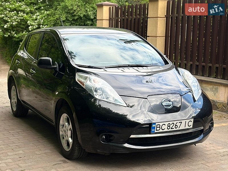 Хэтчбек Nissan Leaf 2015 в Львове