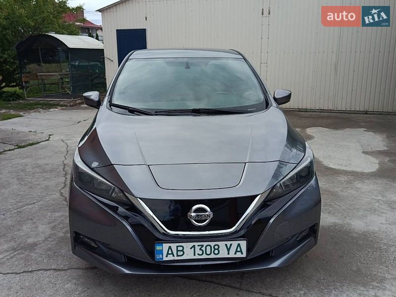 Хэтчбек Nissan Leaf 2018 в Киеве