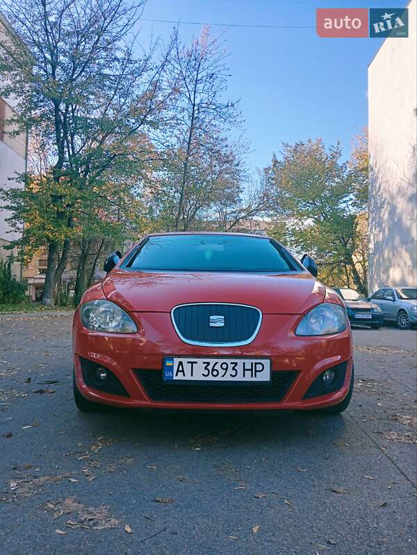 Хэтчбек SEAT Leon 2011 в Ивано-Франковске