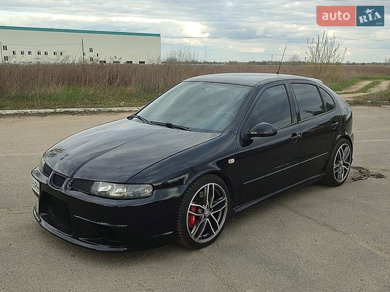 Хэтчбек SEAT Leon 2004 в Киеве