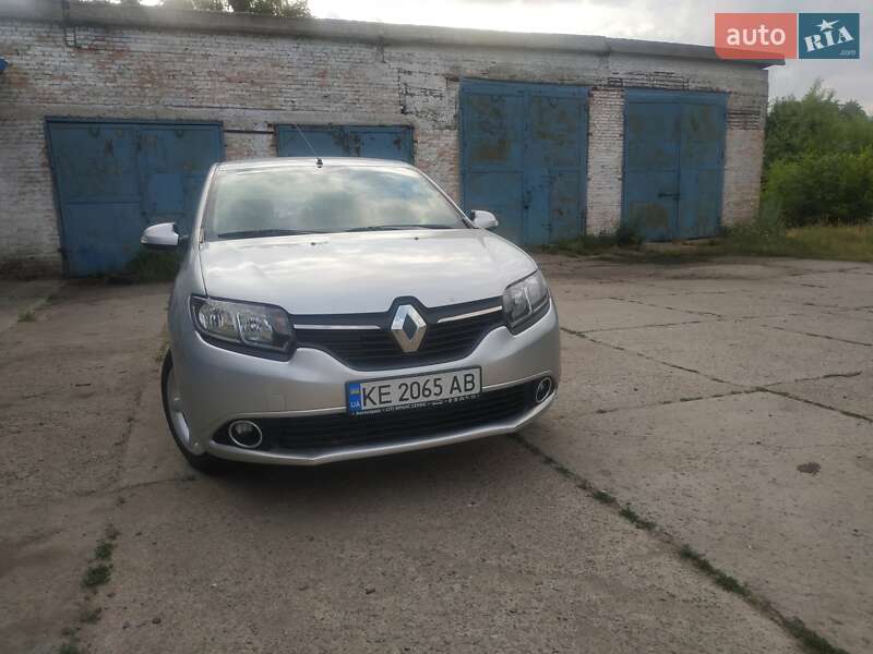 Седан Renault Logan 2013 в Днепре