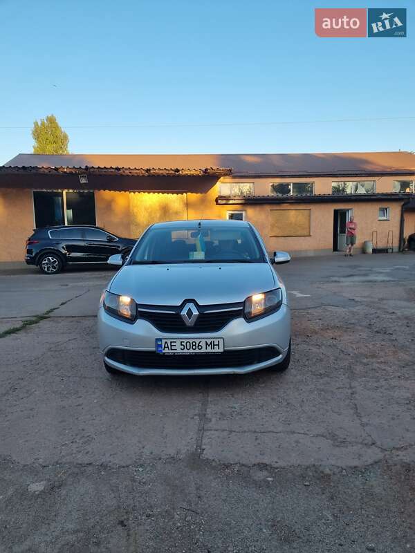 Седан Renault Logan 2013 в Кривом Роге