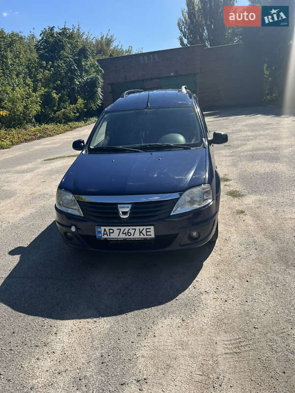 Седан Dacia Logan 2009 в Марганце