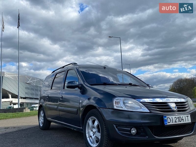 Седан Dacia Logan 2010 в Львове