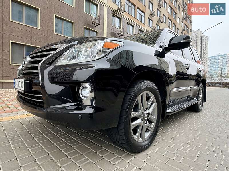 Позашляховик / Кросовер Lexus LX 2014 в Одесі