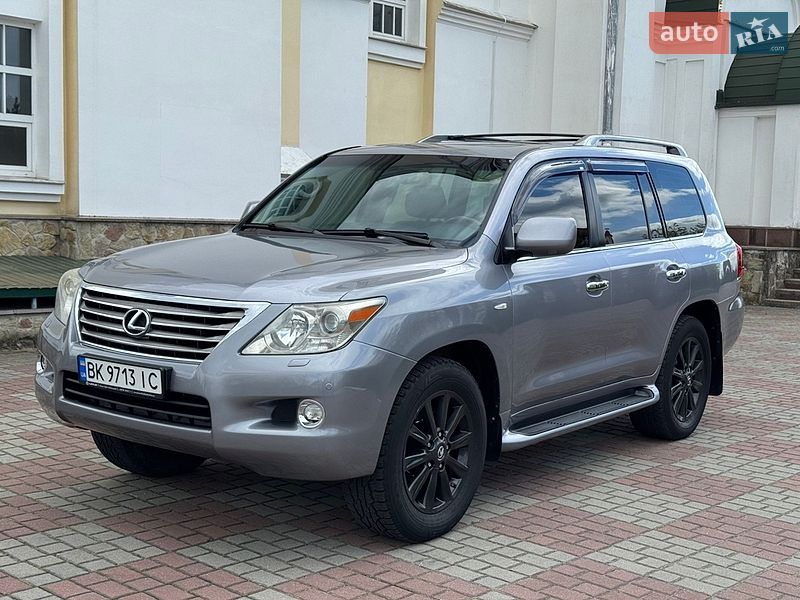 Позашляховик / Кросовер Lexus LX 2008 в Вараші
