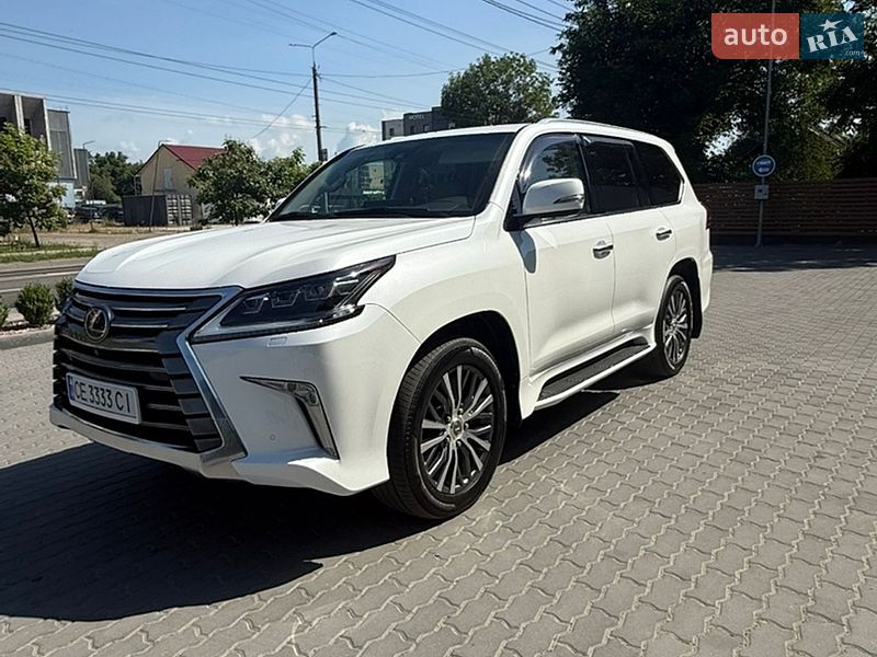 Внедорожник / Кроссовер Lexus LX 2016 в Черновцах