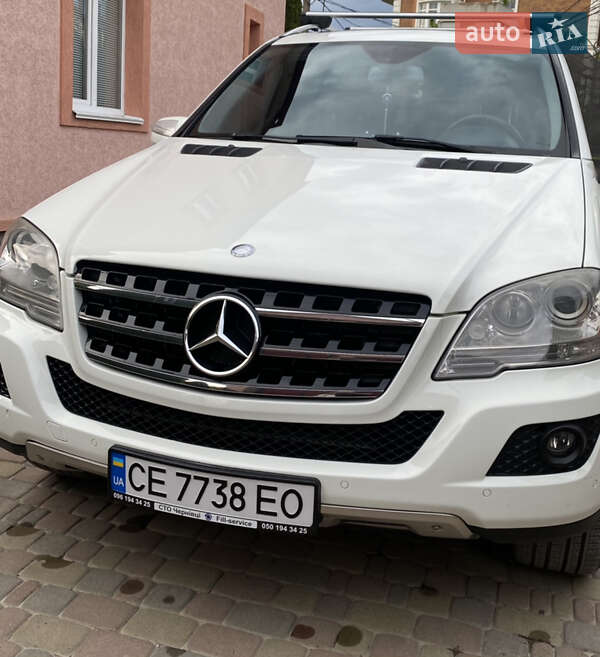Позашляховик / Кросовер Mercedes-Benz M-Class 2010 в Чернівцях