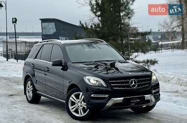 Внедорожник / Кроссовер Mercedes-Benz M-Class 2015 в Киеве