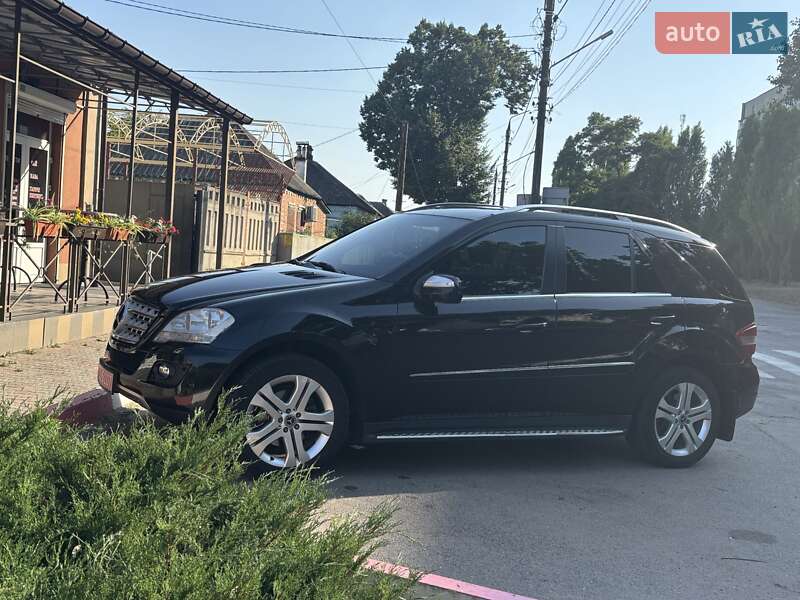 Позашляховик / Кросовер Mercedes-Benz M-Class 2010 в Києві Позашляховик / Кросовер Mercedes-Benz M-Class 2010 в Києві