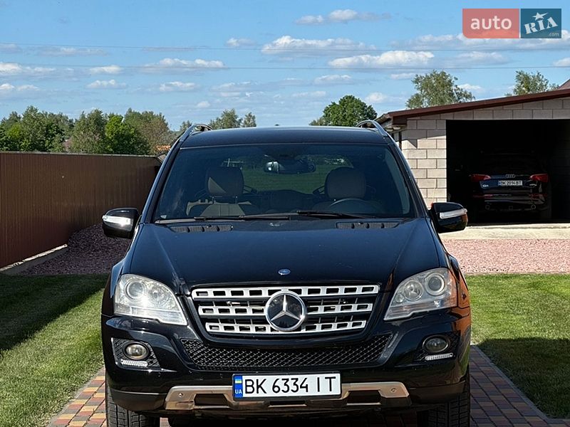 Внедорожник / Кроссовер Mercedes-Benz M-Class 2009 в Владимирце
