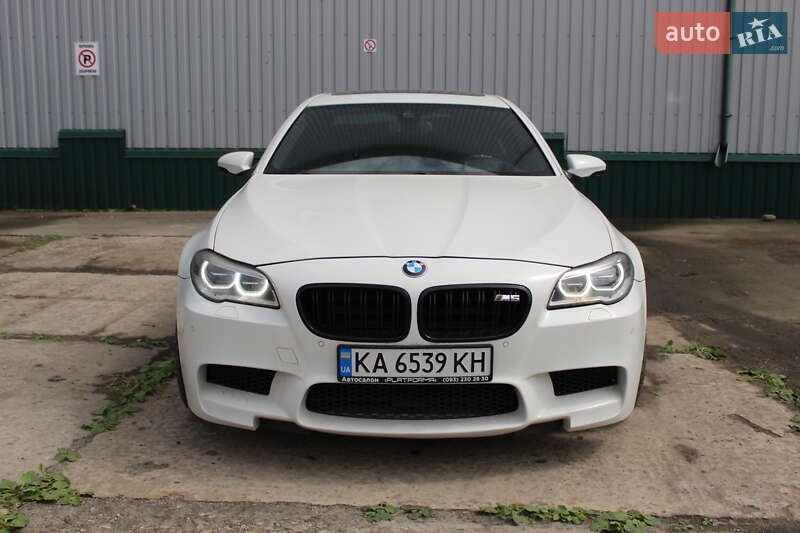 Седан BMW M5 2014 в Киеве