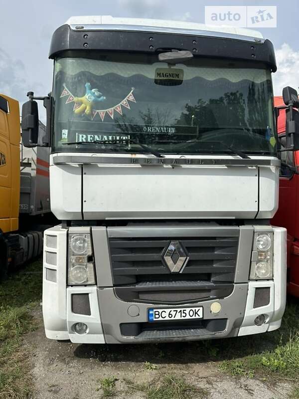 Тягач Renault Magnum 2012 в Львове