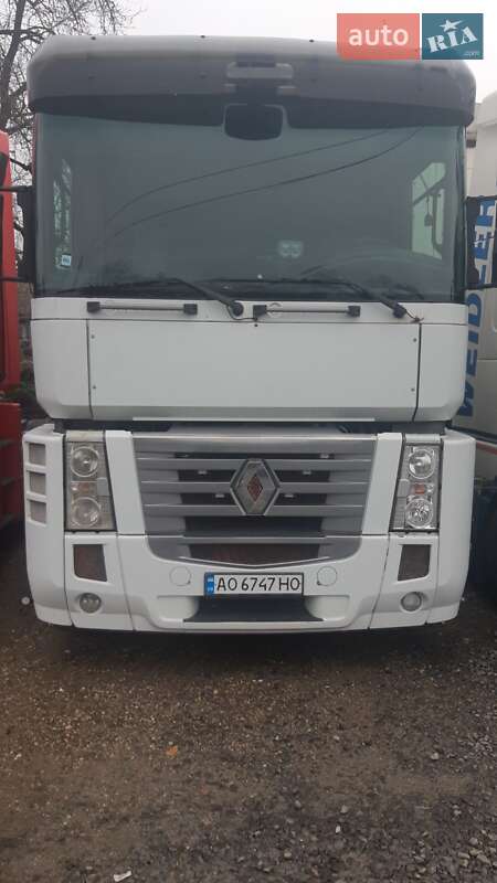 Тягач Renault Magnum 2008 в Иршаве