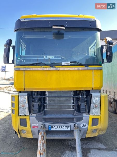 Тягач Renault Magnum 2011 в Львове