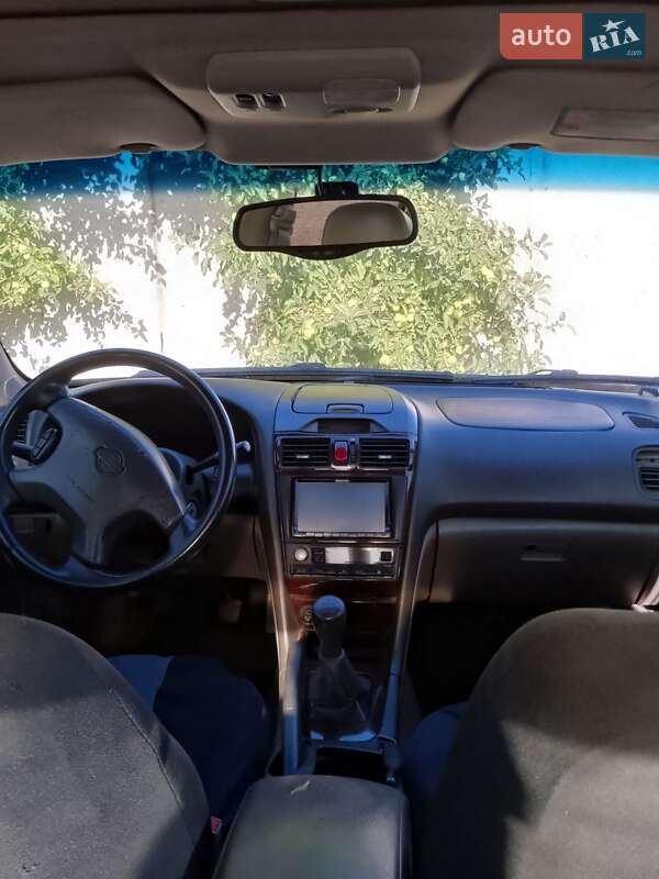 Седан Nissan Maxima 2002 в Понинке Седан Nissan Maxima 2002 в Понинке