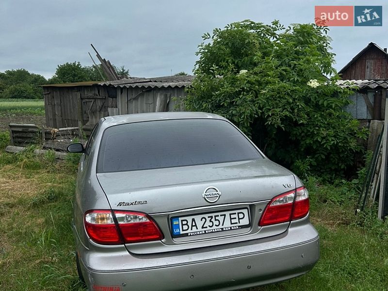 Седан Nissan Maxima 2001 в Горишних Плавнях
