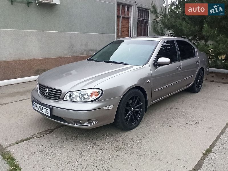 Седан Nissan Maxima 2002 в Цебриково
