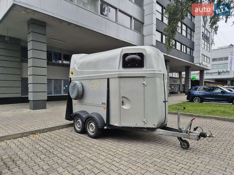 Для перевозки животных - прицеп Humbaur Maximus 2008 в Киеве