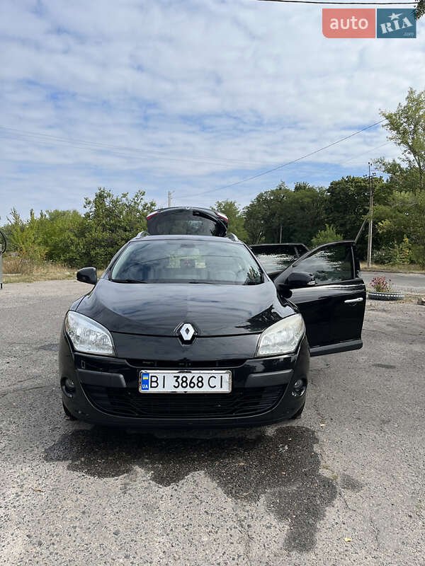 Универсал Renault Megane 2011 в Новых Санжарах