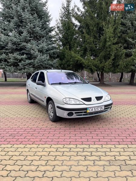 Седан Renault Megane 2001 в Корсуне-Шевченковском Седан Renault Megane 2001 в Корсуне-Шевченковском